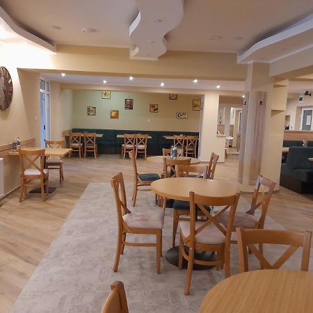 Hotel Caras Oravita Ngoại thất bức ảnh