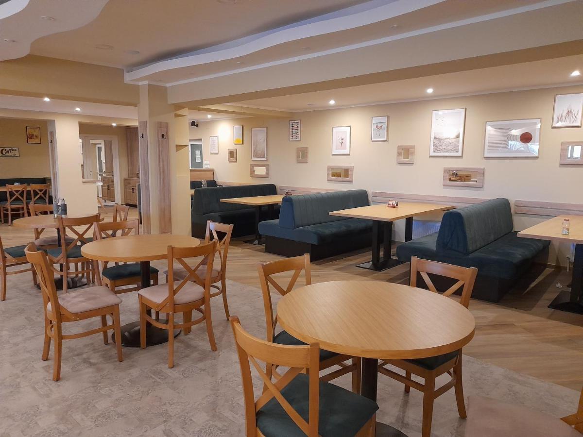 Hotel Caras Oravita Ngoại thất bức ảnh