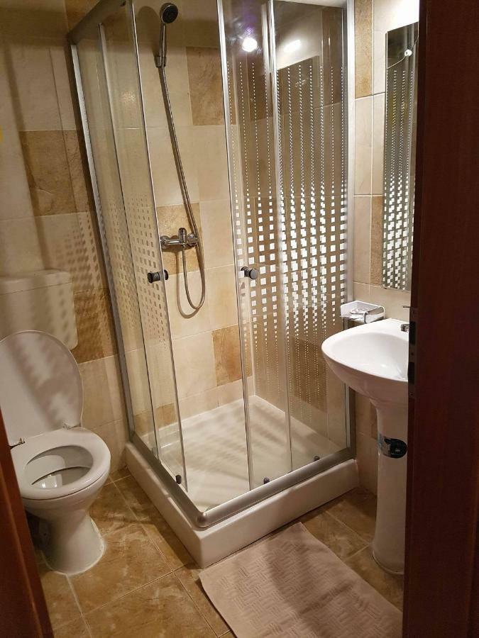 Hotel Caras Oravita Ngoại thất bức ảnh